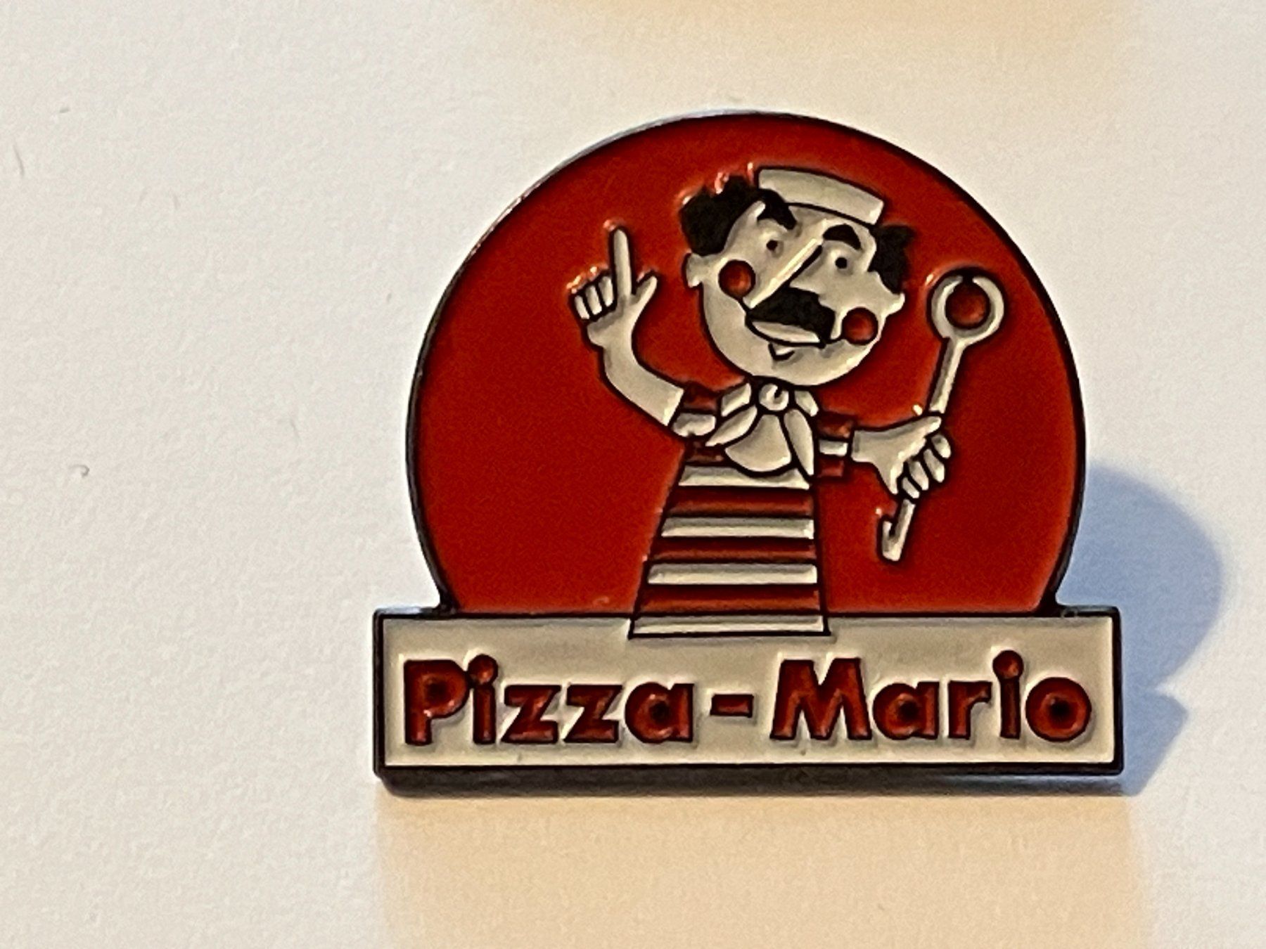 Placchette & Badge: 1 Pin Pizza Mario – Usato da Basel venduto da djwwpp