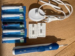 Oral-B Pro 2 Electric Toothbrush + 5  Neue Kopfe