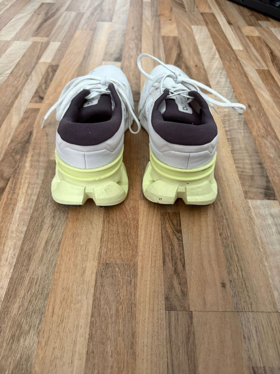 On Scarpe da donna: On Cloudflyer gr 40,5 – Usato da Bünzen venduto da Magdalena.K 2