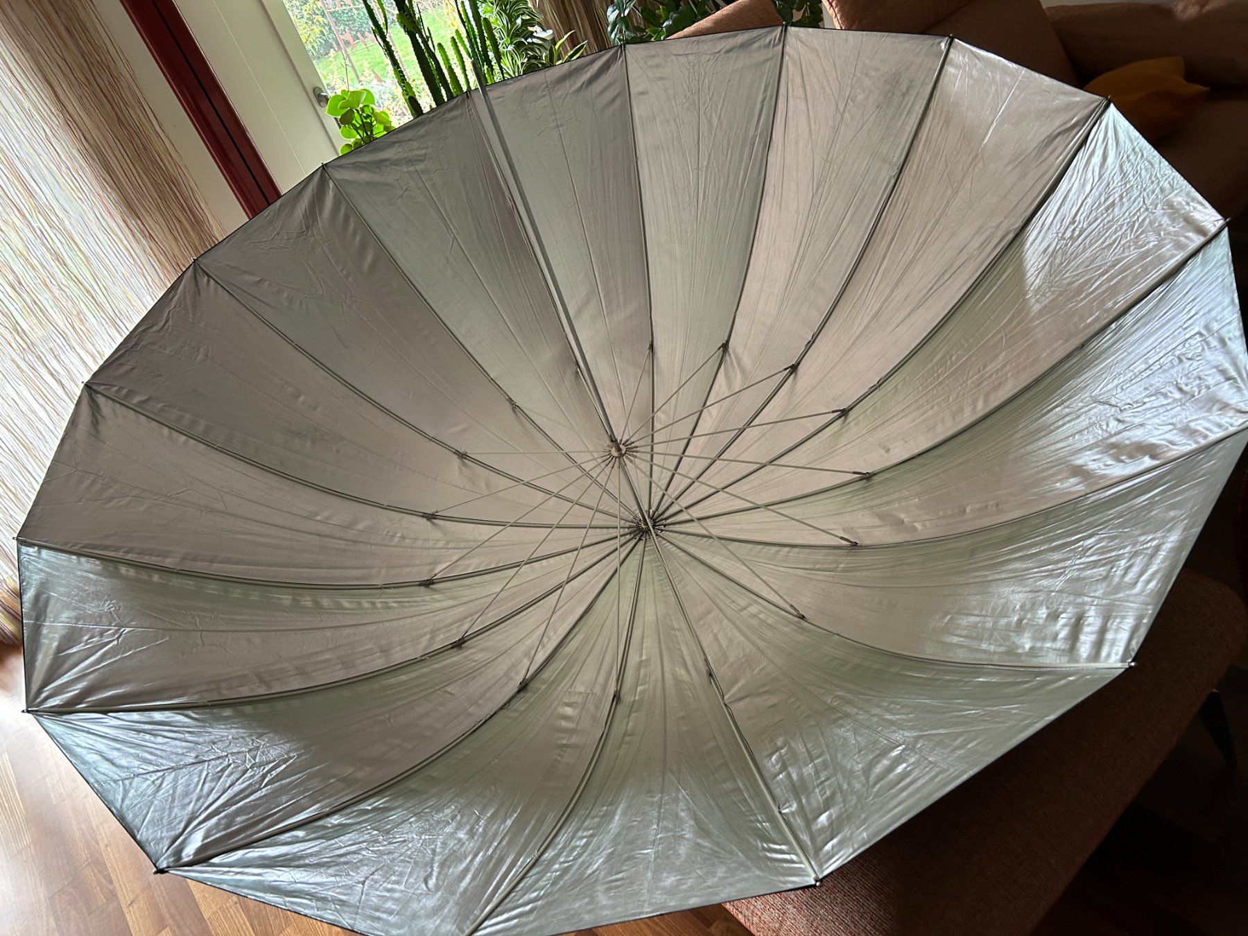 Flash: Impact Schirmreflektor, Durchmesser 210cm, Top Zustand! – Nuovo (secondo la descrizione) da Ettingen venduto da sagada81