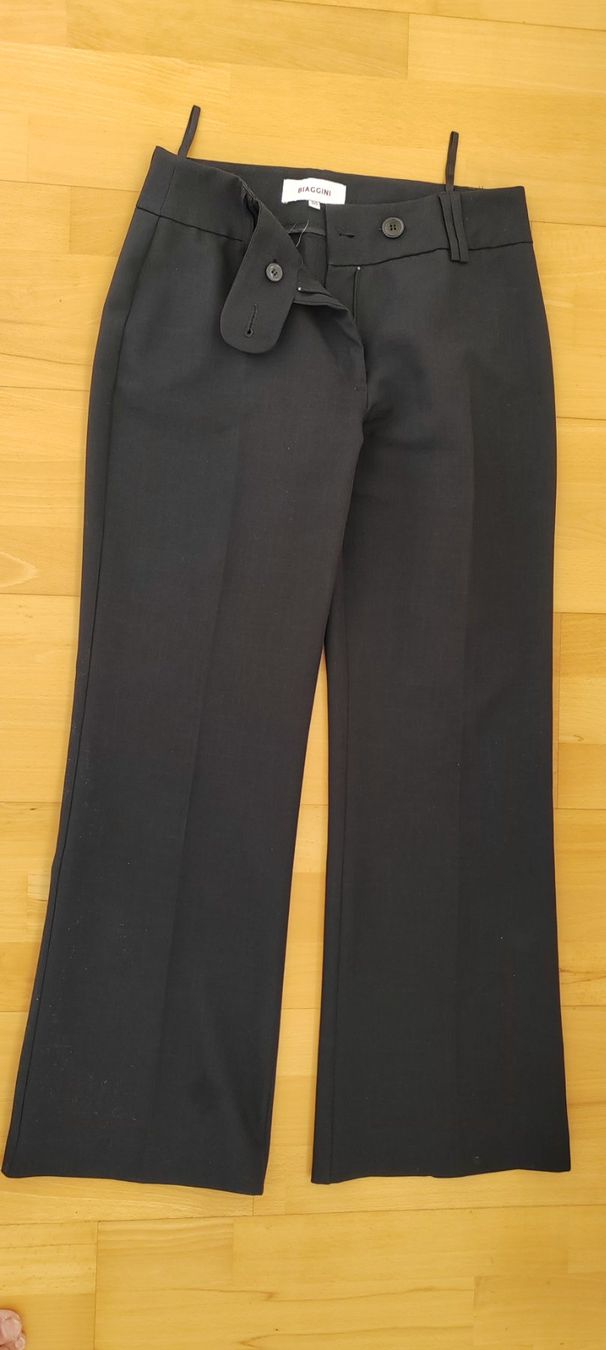 Pantaloni: Schwarze Stoffhosen neuwertig – Usato da Feusisberg venduto da Sindbad3
