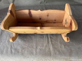 antike Puppenwiege aus Holz