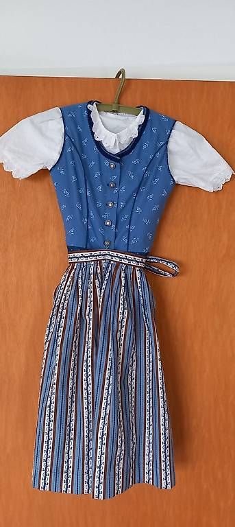 Robes: Dirndl – D'occasion à Speicher par Luzcy