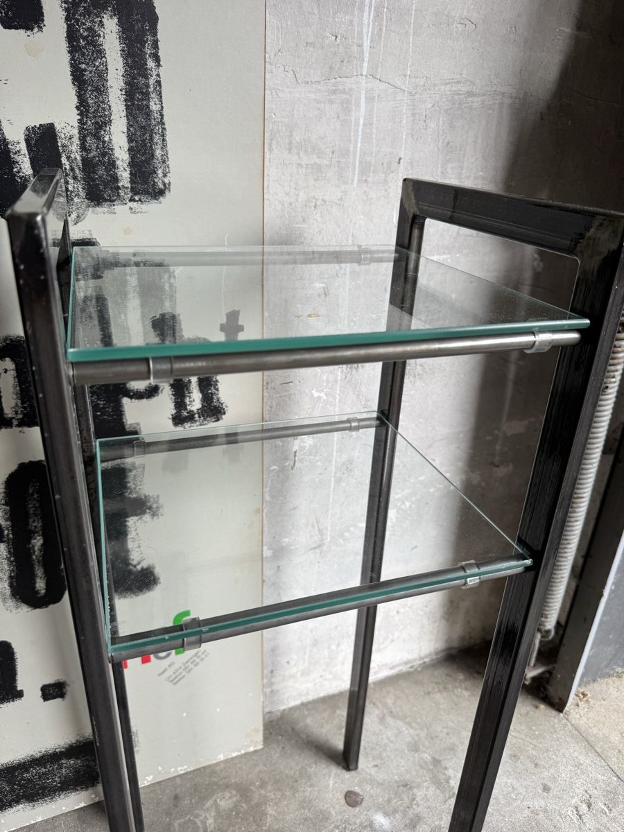 Scaffali: Stilvolles Metall-Glas Beistellmöbel  – Usato da Basel venduto da good_forms 1