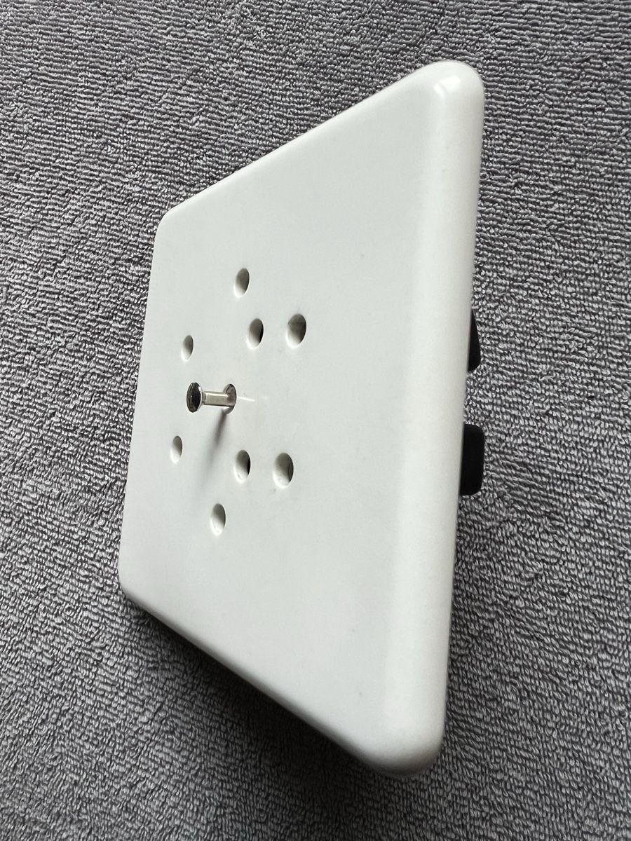 Spine: Abdeckung von Steckdose 3fach T12 – Usato da Dornach venduto da SO1 1