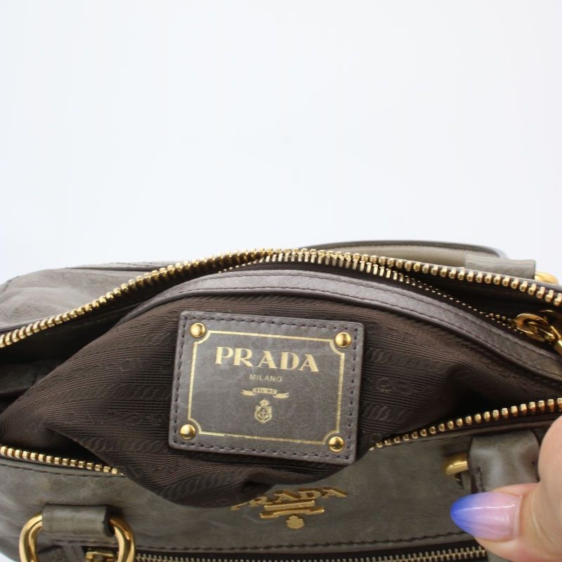 Prada Taschen für Damen: Prada Vitello Shine – Taupe/Argilla - medium – Gebraucht aus Urtenen-Schönbühl von jana2kids 8