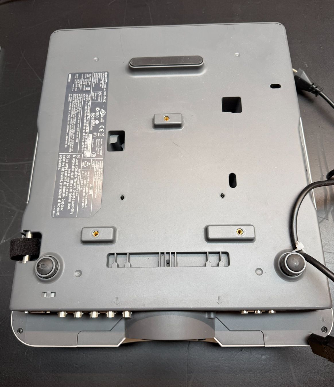 Sony Proiettori: Sony VPL-FH30 Beamer + Halterung – Usato da Appenzell venduto da guyo2011 3