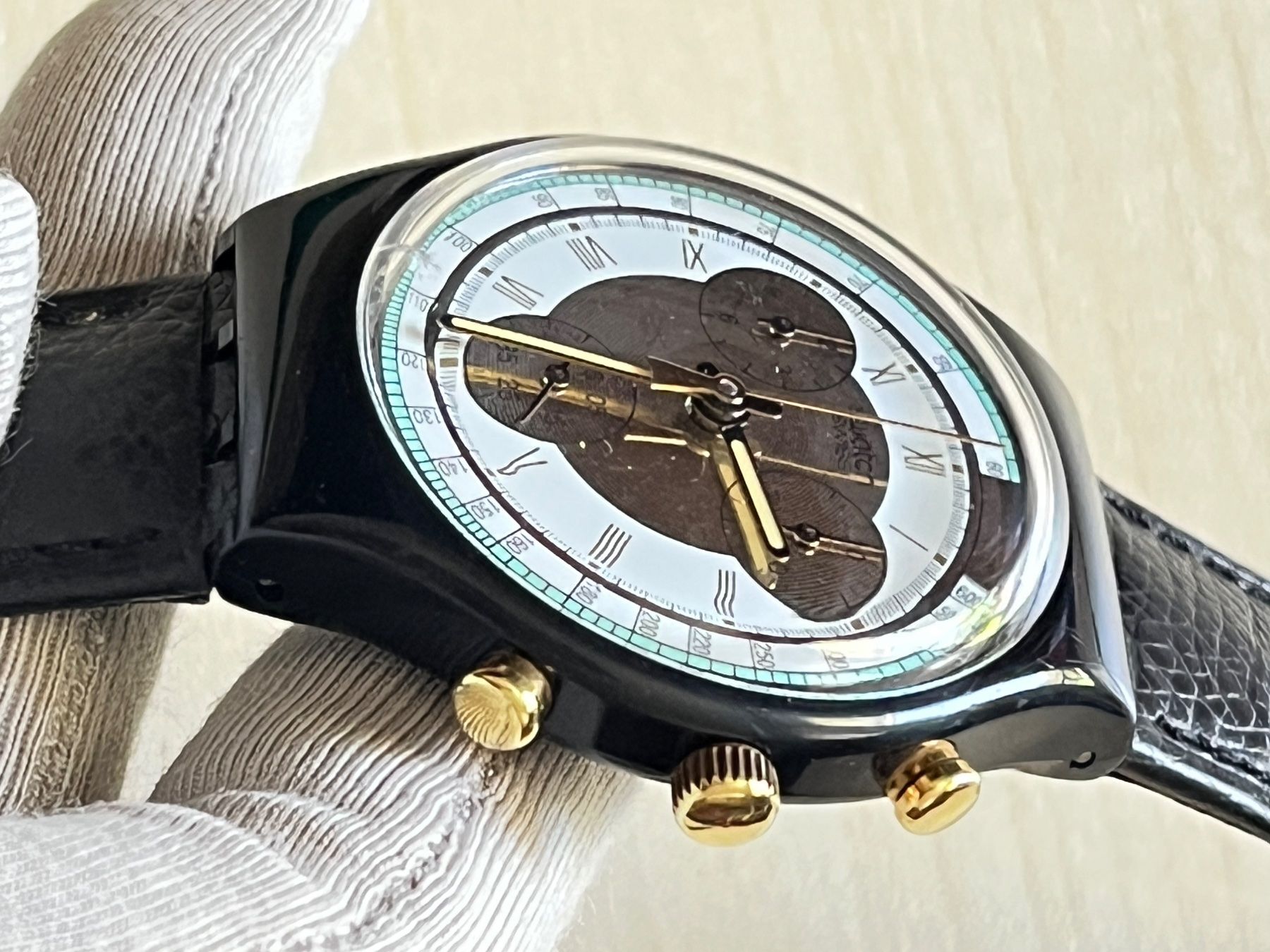Swatch Orologi: Swatch Chronograph Herrenuhr, Schwarz Leder – Usato da Grenchen venduto da chththl 4