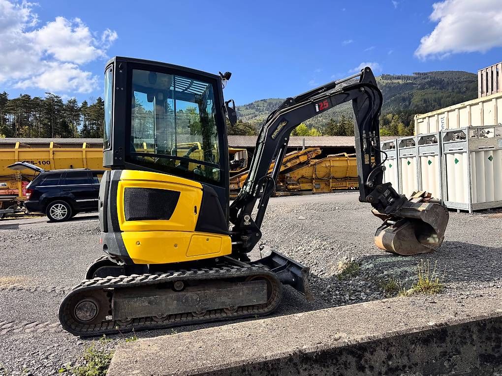 Menzi Muck Escavatori: Menzi 25sa – Usato da Steinen venduto da FIN 1