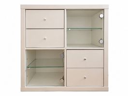 Weisser Kalax Schrank mit 2 Glastüren und 4 Schubladen