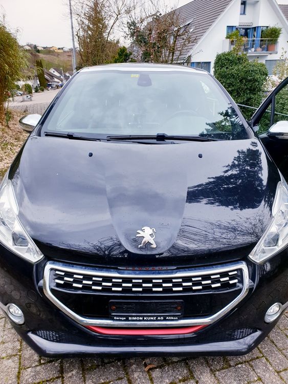 Peugeot 208 1.6 Turbo schwarz met.