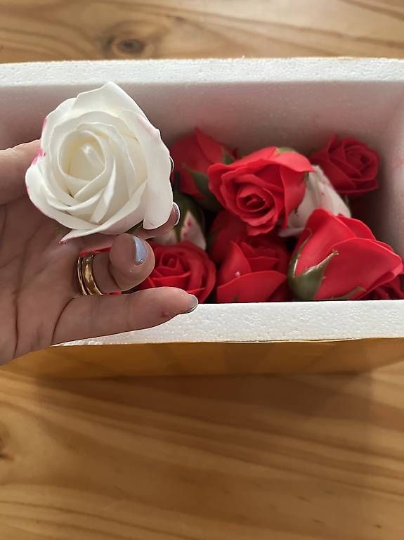 Douches: schachtel mit seifen rose  – D'occasion à Adligenswil par balboa5 3