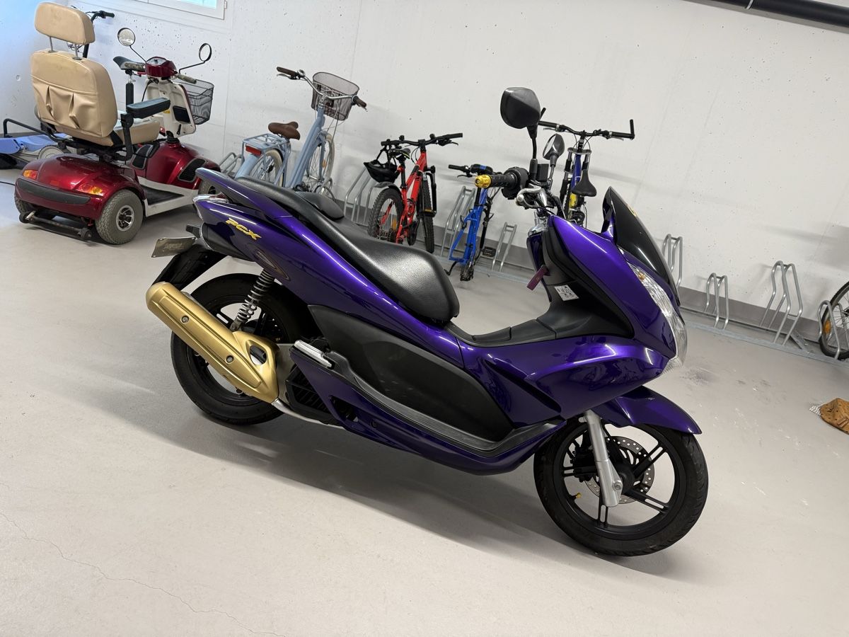 Honda Scooter: Honda PCX 125 – Usato da Grenchen venduto da Leonardo29 1