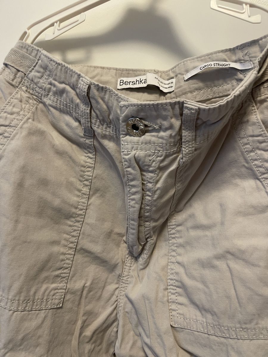 Bershka Pantaloni: Bershka Cargohose beige – Nuovo (secondo la descrizione) da Uzwil venduto da noe_9f9c 1