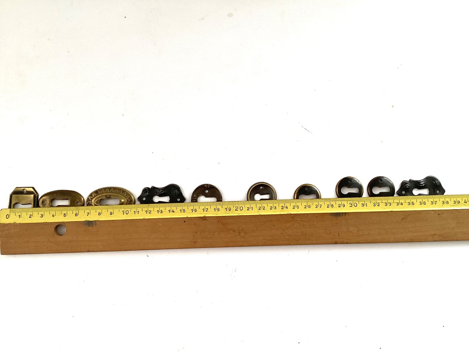 Ferramenta: 10 Möbelschilder Messing, Eisen, Schublade, Türe ,etc. – Usato da Eglisau venduto da mar_5rn2 3