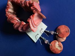 Armband & Ohrringe Perlmutt (?) rot rund / Hänger-Ohrringe