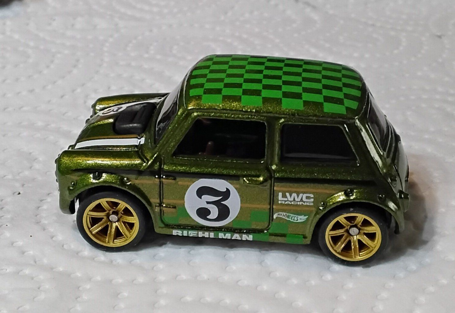 Hot Wheels Modellini d'auto: HotWheels Morris Mini – Nuovo (secondo la descrizione) da Pfyn venduto da Wildwilli