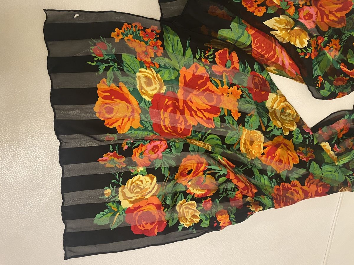 Foulard & Sciarpe: Seiden Schal 🌸 – Usato da Opfikon venduto da Luis144 6