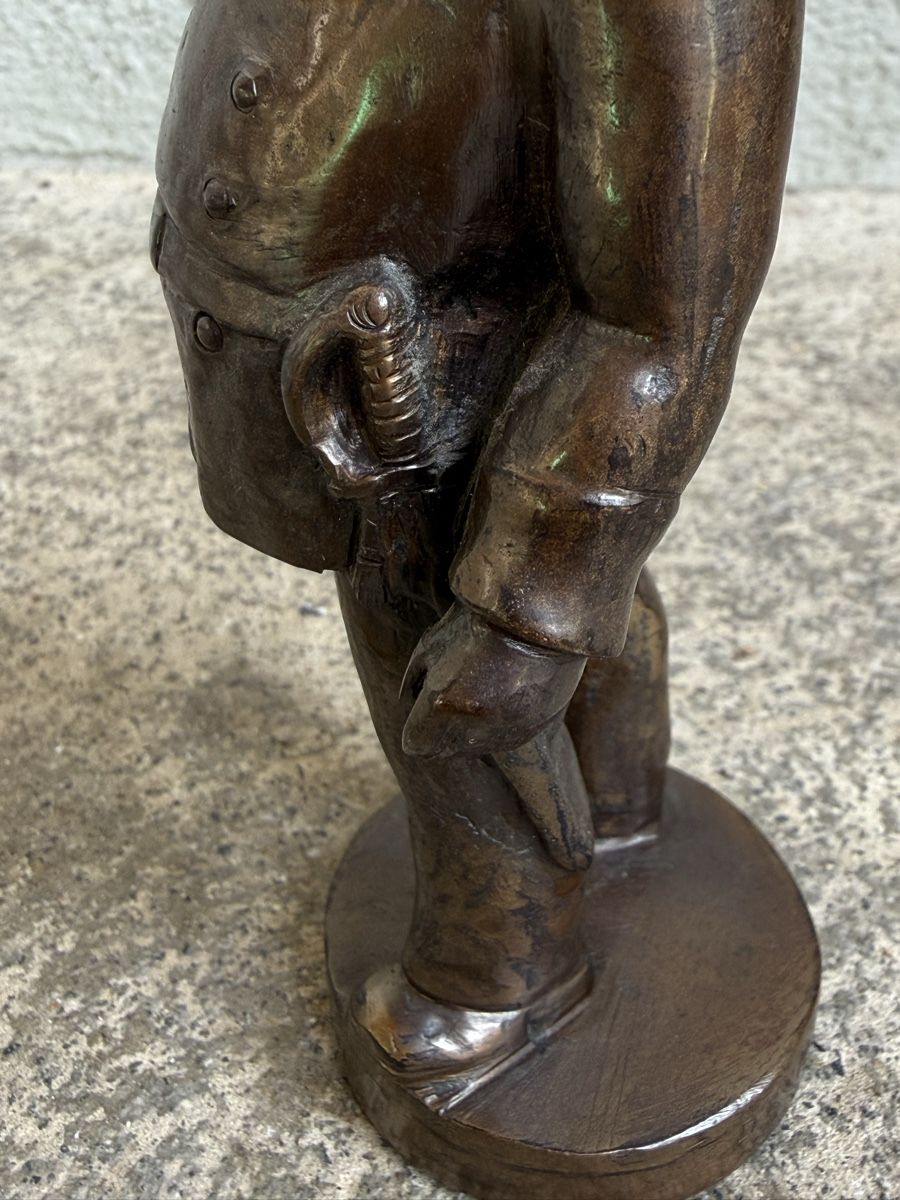 Statuette: Alte Bronzefigur DR MUFFJÄGER Species Basiliensis Bronze  – Usato da Konolfingen venduto da petzipetz 2