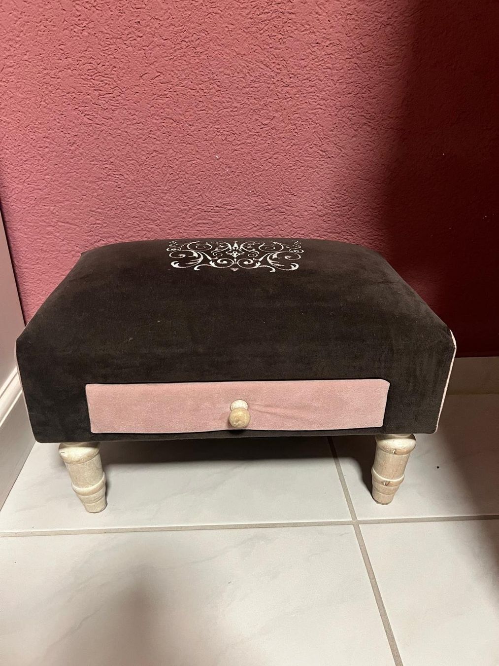 Hocker: Kleiner Hocker mit Holzschublade – Gebraucht aus Muhen von lau_7wcq 1