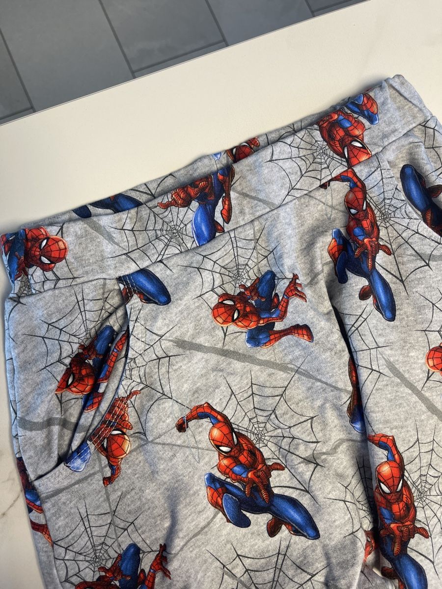 Pantaloni: Pumphose Spiderman Neu 140 – Nuovo (secondo la descrizione) da Täuffelen venduto da Nice800 1