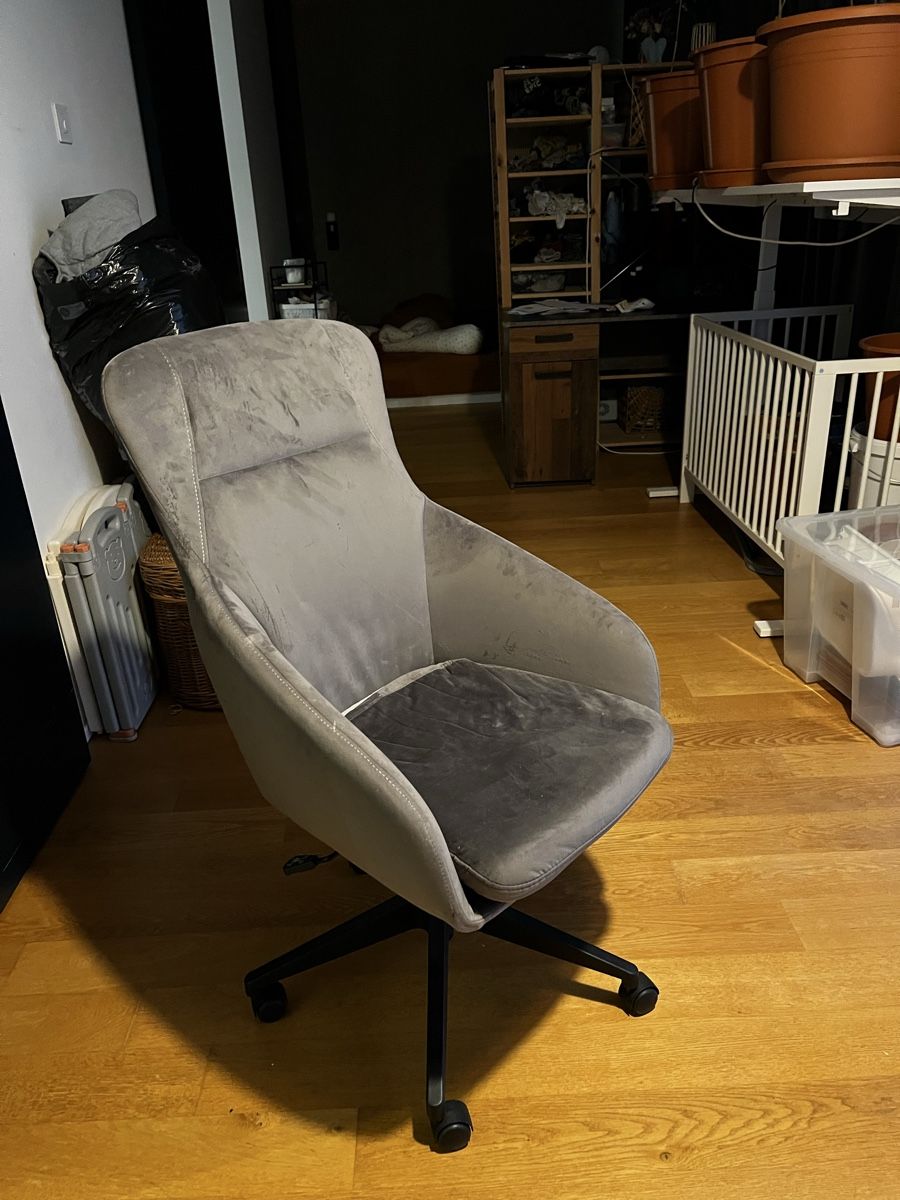 Stühle: Office chair – Gebraucht aus Pfäffikon ZH von 45v_8w27