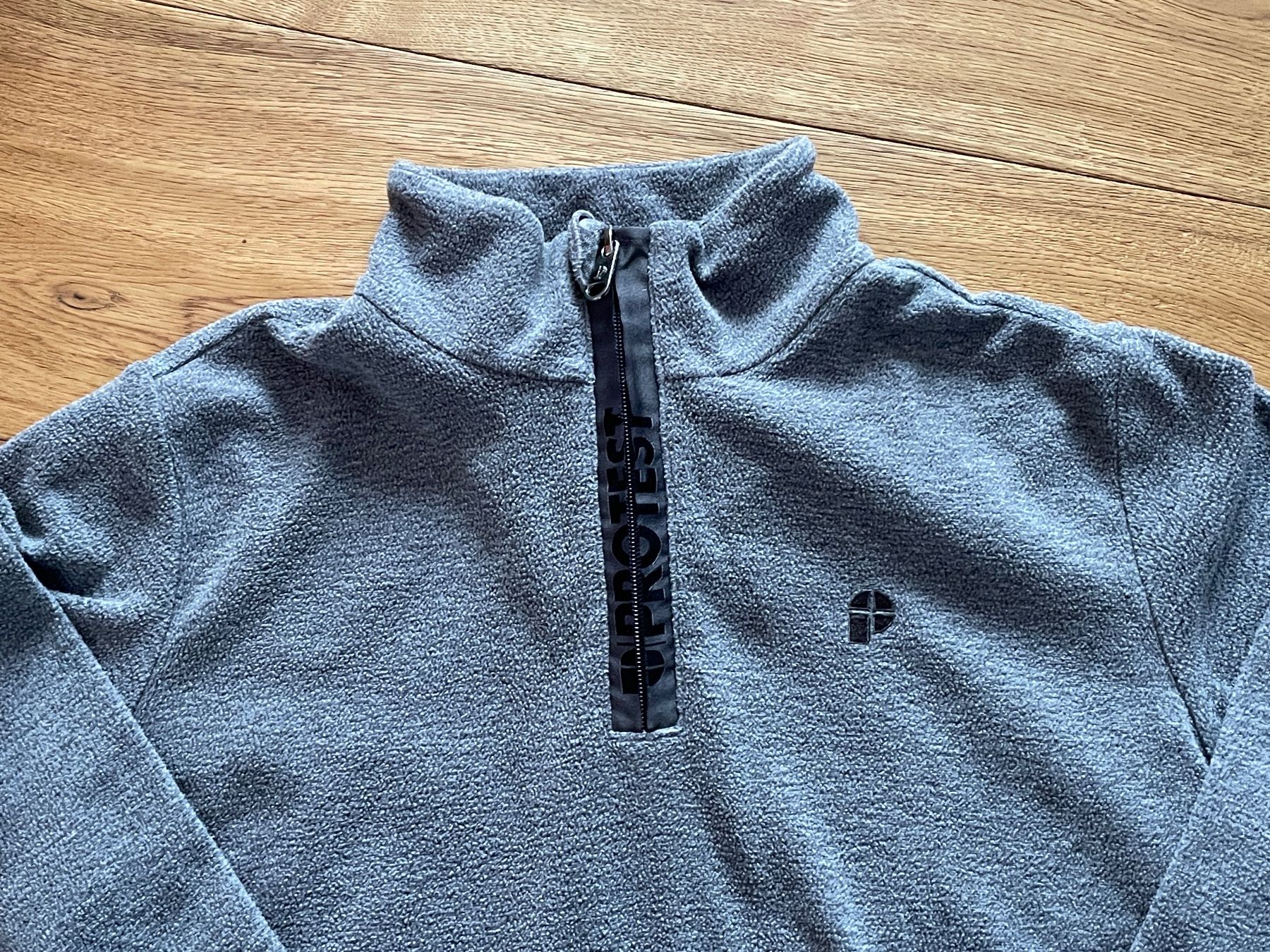 Protest Maglioni & Felpe: PROTEST Fleece-Pullover Grösse 176 grau – Usato da Mauren venduto da Greiner 1
