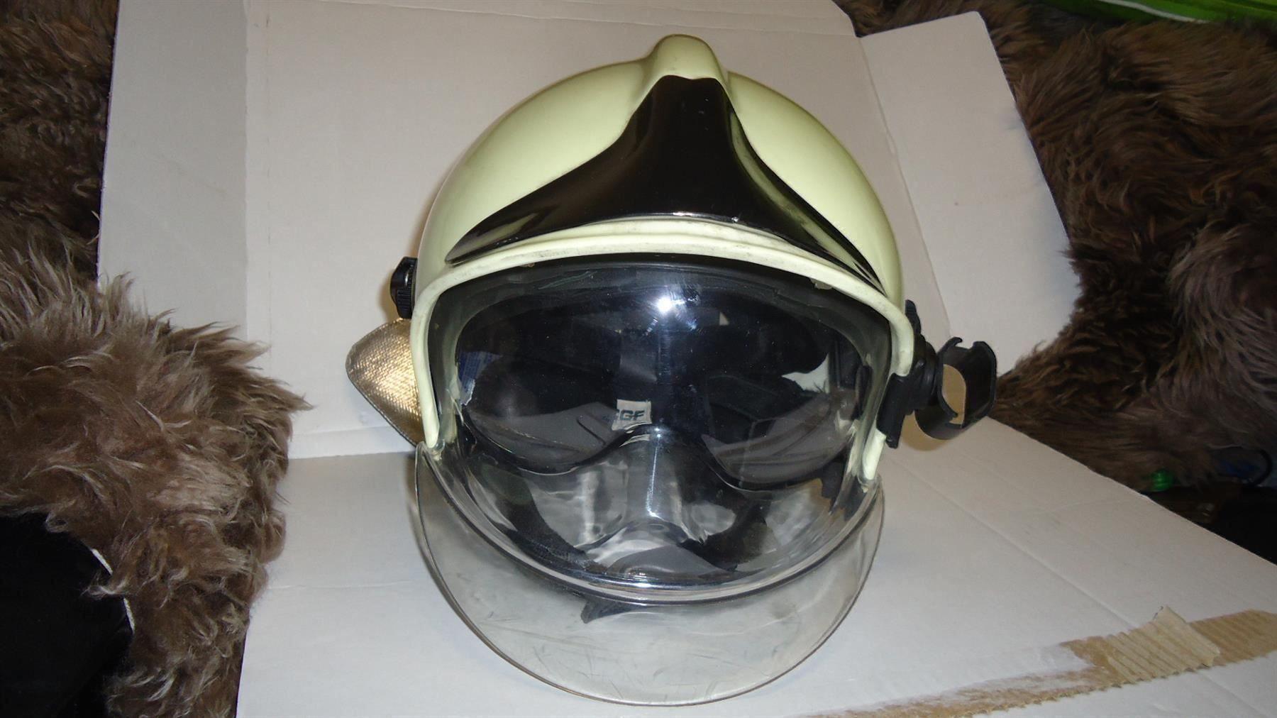 Pompieri: Casque pompier / Feuerwehr helm ORIGINAL – Usato da Lausanne venduto da asdyx 1