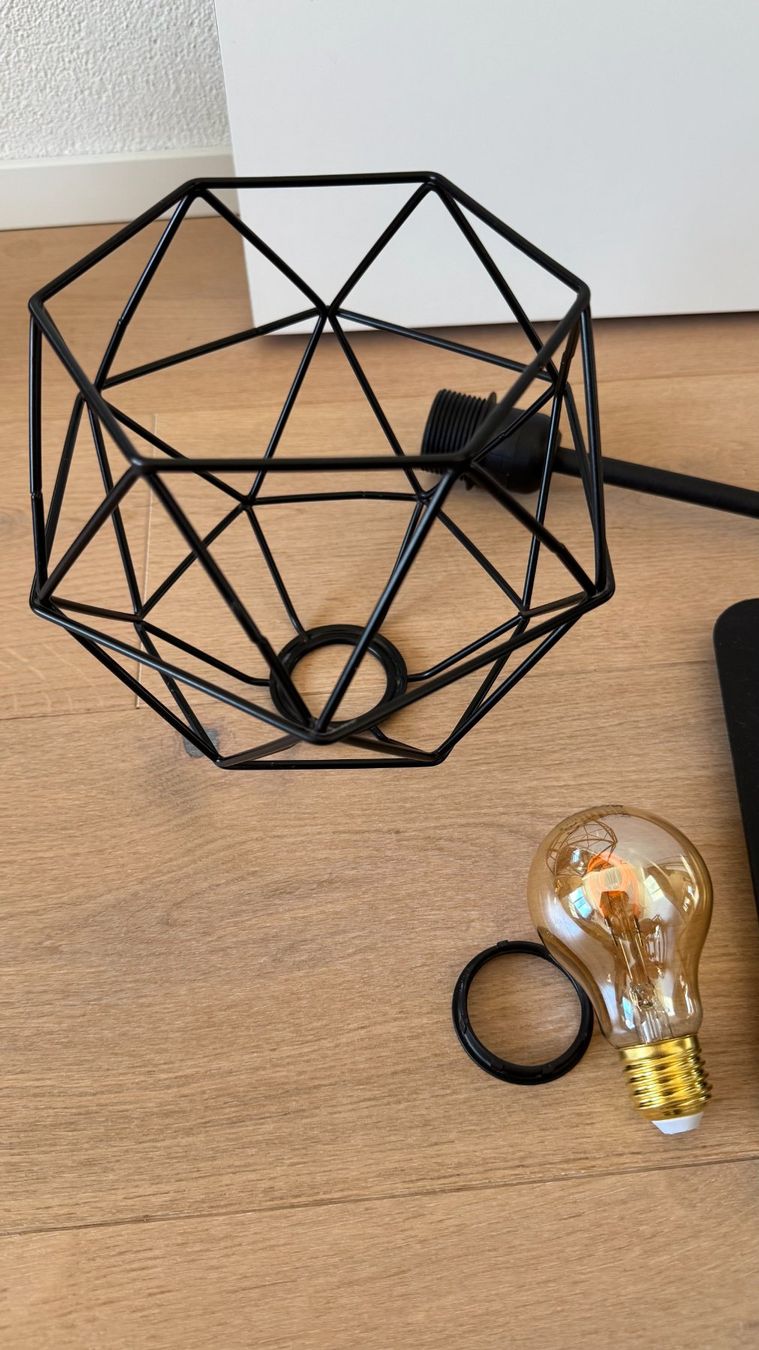 Ikea Lampes: Ständerlampe IKEA, fast NEU, schwarz – D'occasion à Siebnen par Trans-Am 5