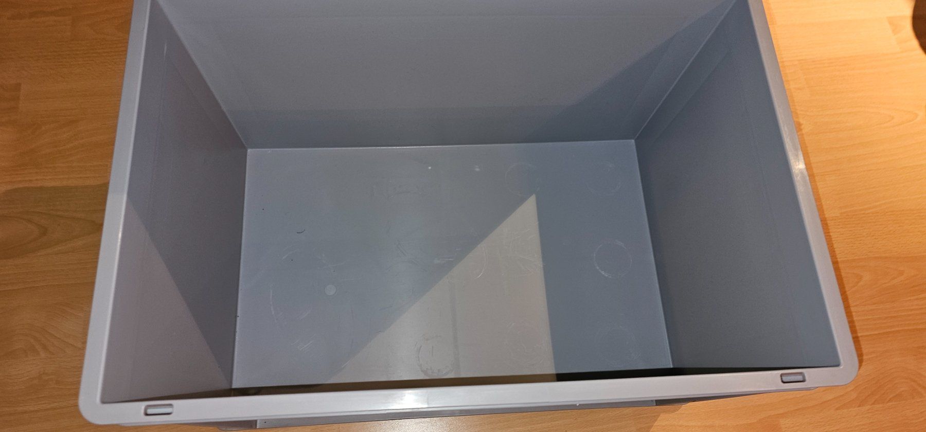 Transportkisten: Stabile Aufbewahrungsbox mit Deckel, Lebensmittelgeeignet – Gebraucht aus Niederbipp von Tamara15101995 2