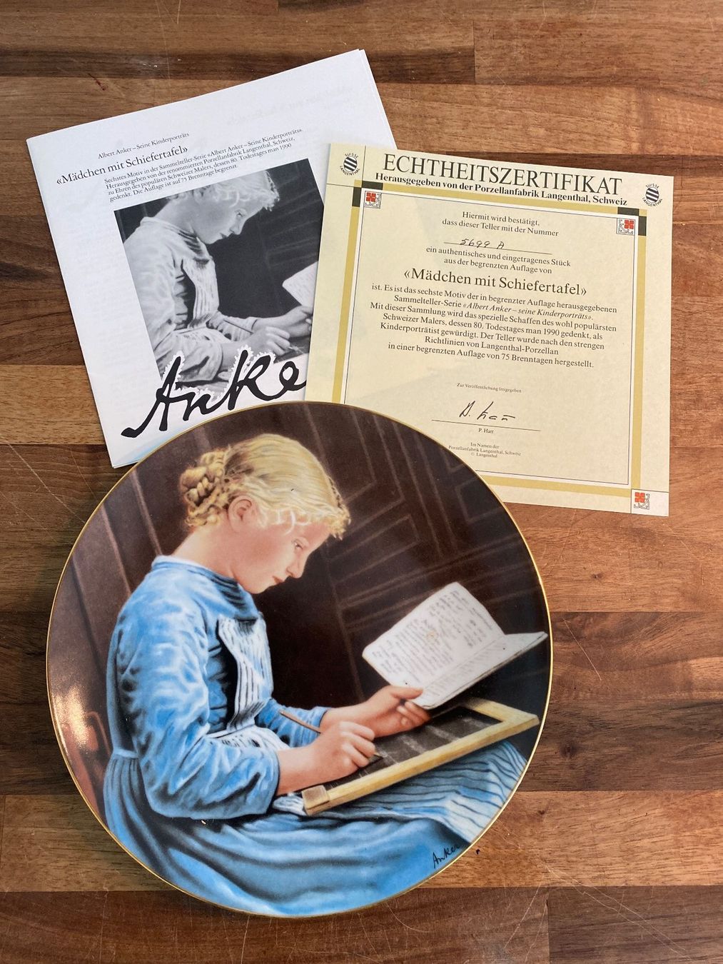 Assiettes: Anker Teller Mädchen mit Schiefertafel – D'occasion à Malters par Basteln