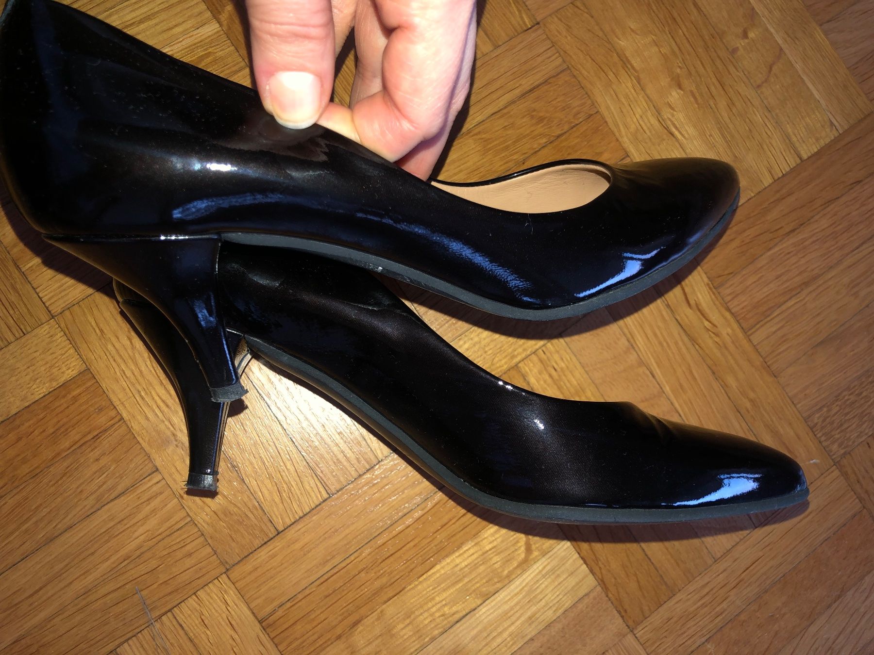 Scarpe da donna: Schuhe Pumps Lackleder Gr 38 – Usato da Zug venduto da estarthyme 4