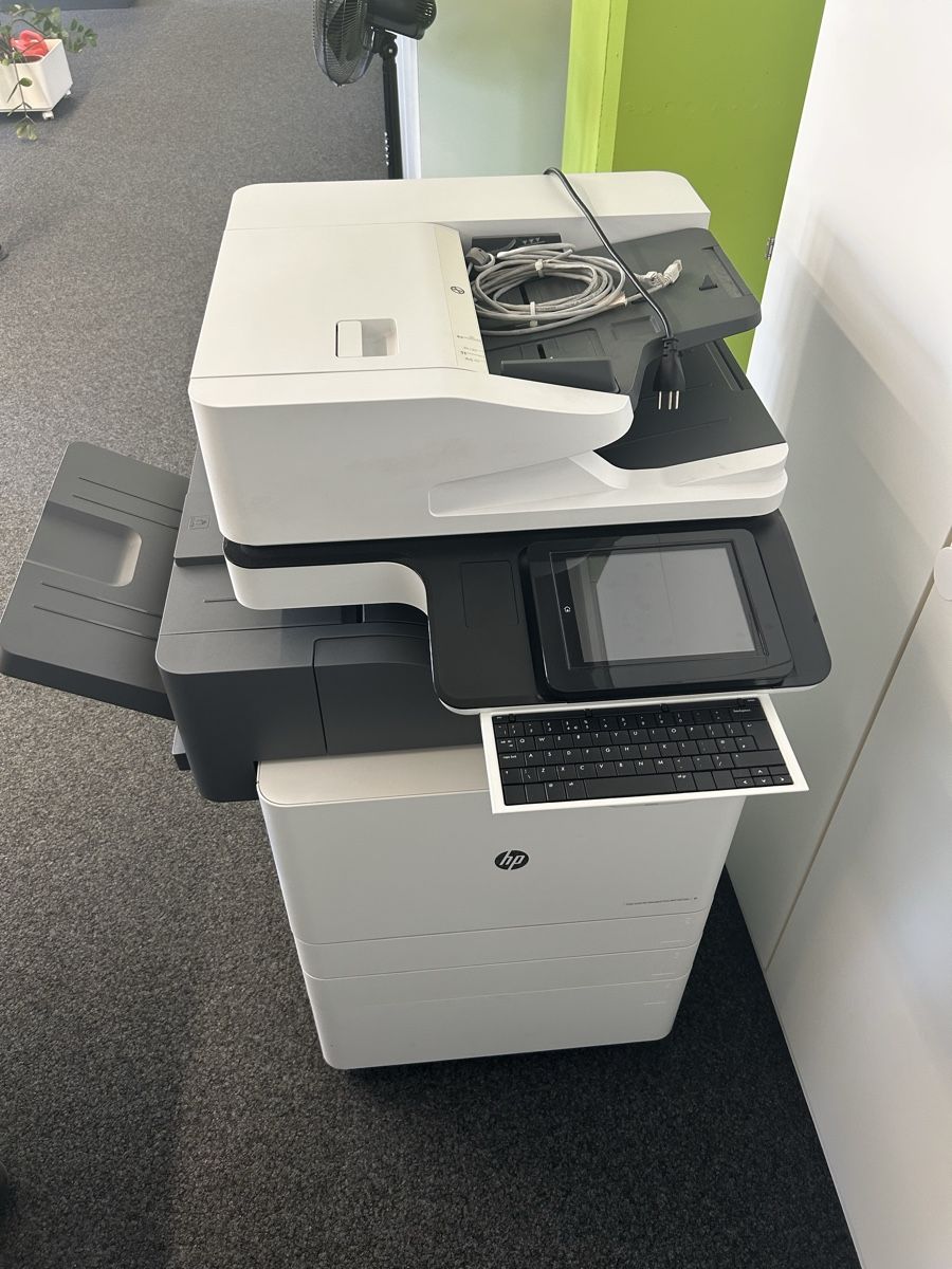 Hewlett Packard Stampanti: Color LaserJet Managed Flow MFP E87640 – Usato da Hochdorf venduto da Lau_Adm 2