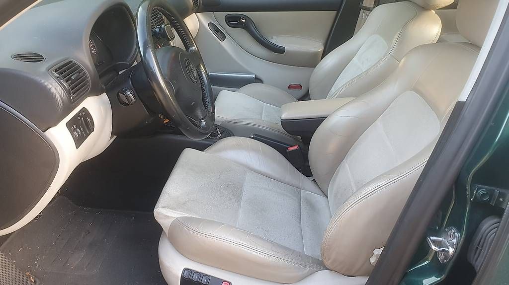 Seat Automobili: SEAT TOLEDO 2.3i 20V 170 Executive – Usato da Basel venduto da ser_q9qm 2