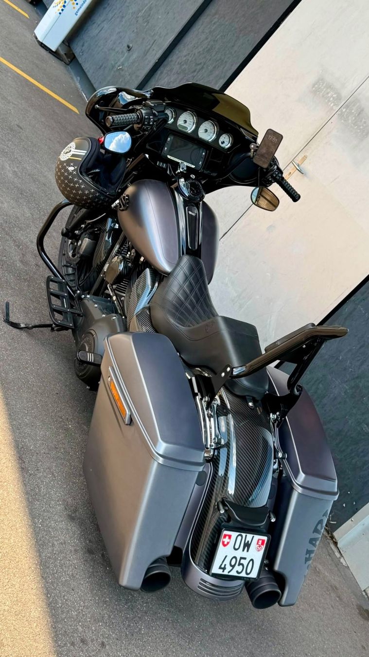 Harley-Davidson Touring: Street Glide 103 Stage 2 – Usato da Sarnen venduto da b.88 3