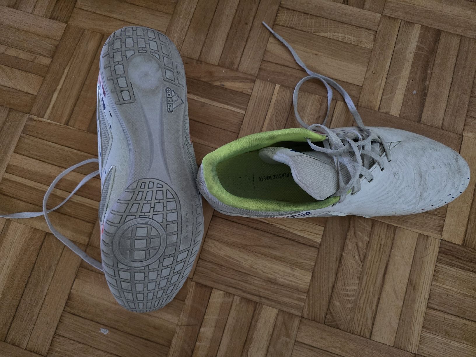 Adidas Herrenschuhe: Chaussures de foot Adidas Predator, pointure 43 1/3 – Gebraucht aus Mont-sur-Lausanne von Didinho 1