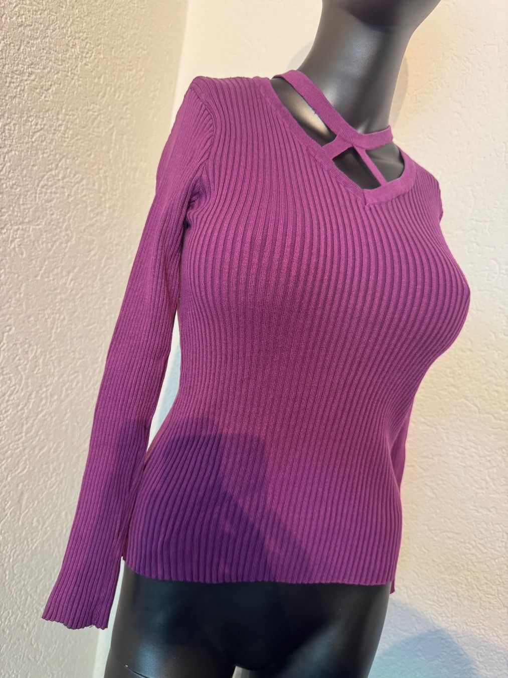Maglioni & Felpe: Lila strickpullover mit gekreuztem V- Ausschnitt Gr S Geripp – Usato da Frenkendorf venduto da Style365 2