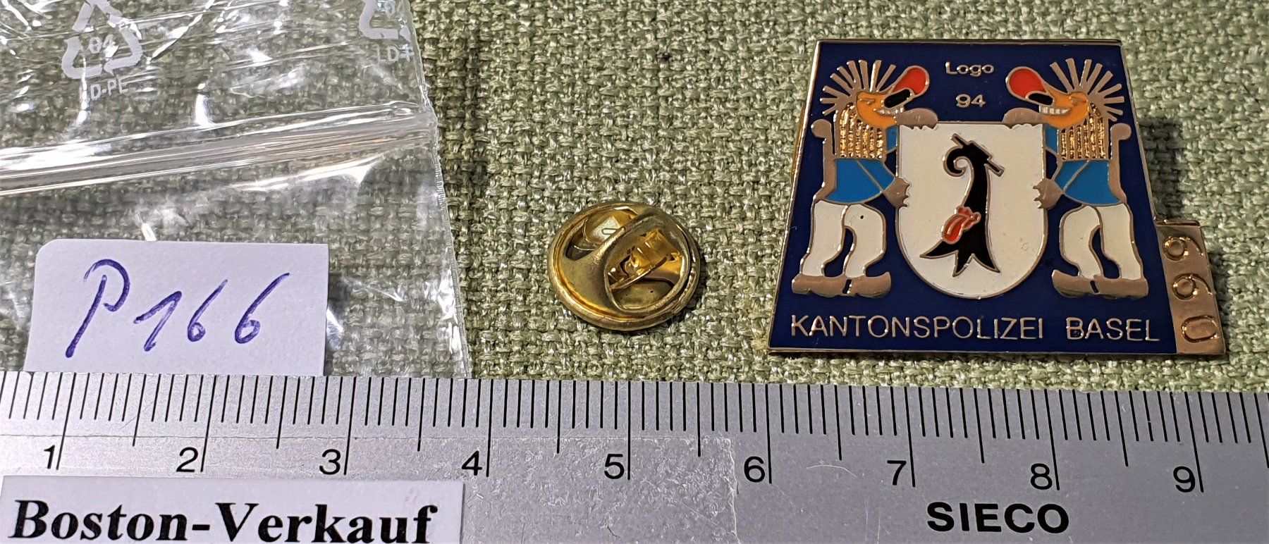 Placchette & Badge: P166 - Pin Logo 1994 Kantonspolizei Basel – Usato da Reinach BL venduto da Boston-Verkauf 1