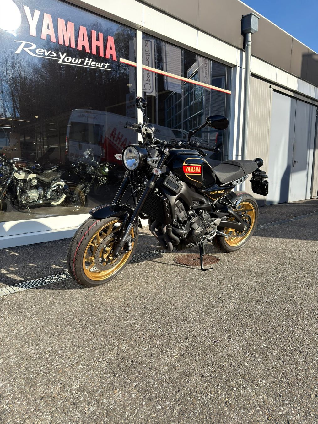 Yamaha Strada: Yamaha XSR900 Black – Usato da Blonay venduto da mar_pb88 1