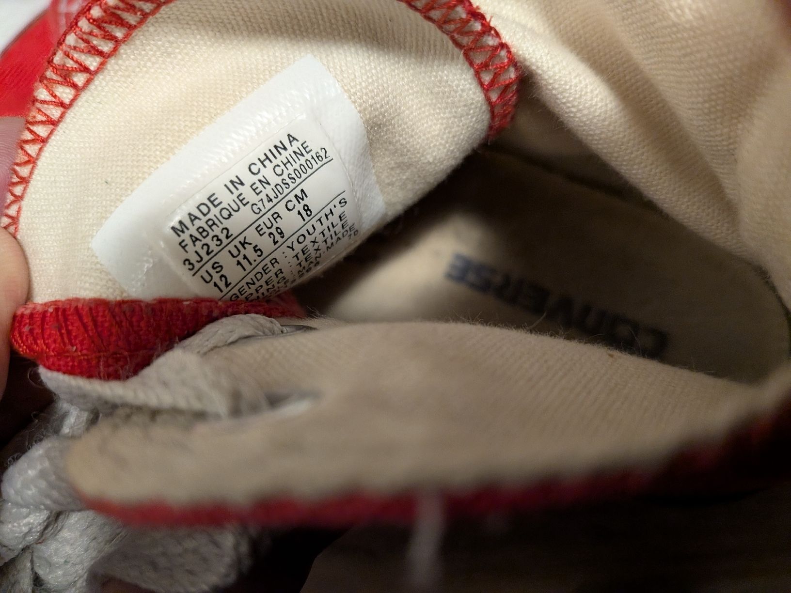 Schuhe für Jungen: 2 Paar Schuhe, Grösse 29, Converse rot und Wanderschuhe  – Gebraucht aus Riehen von senzao15 2