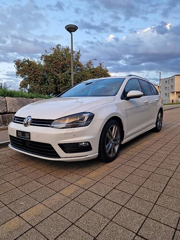 Automobili: VW Golf Variant 2.0 TDI 4Motion R-Line – Usato da Wollerau venduto da Manogotto