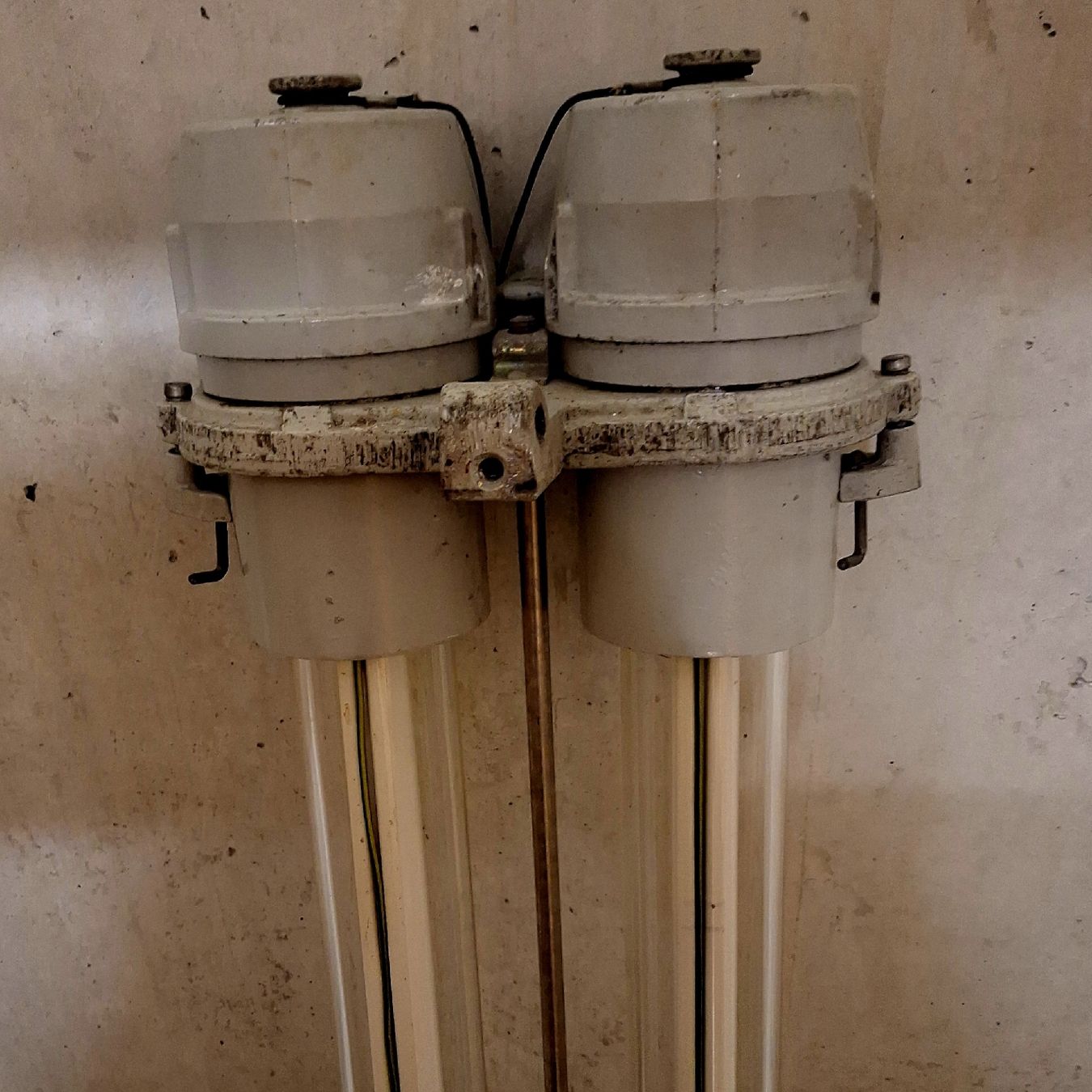 Lampade: Bunkerlampe – Usato da Volketswil venduto da kamagi06 3