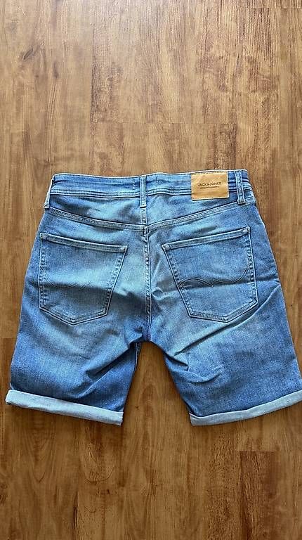 Jeans: Jack & Jones Jeansshorts Gr. M – Usato da Veltheim AG venduto da KimiSinger 1