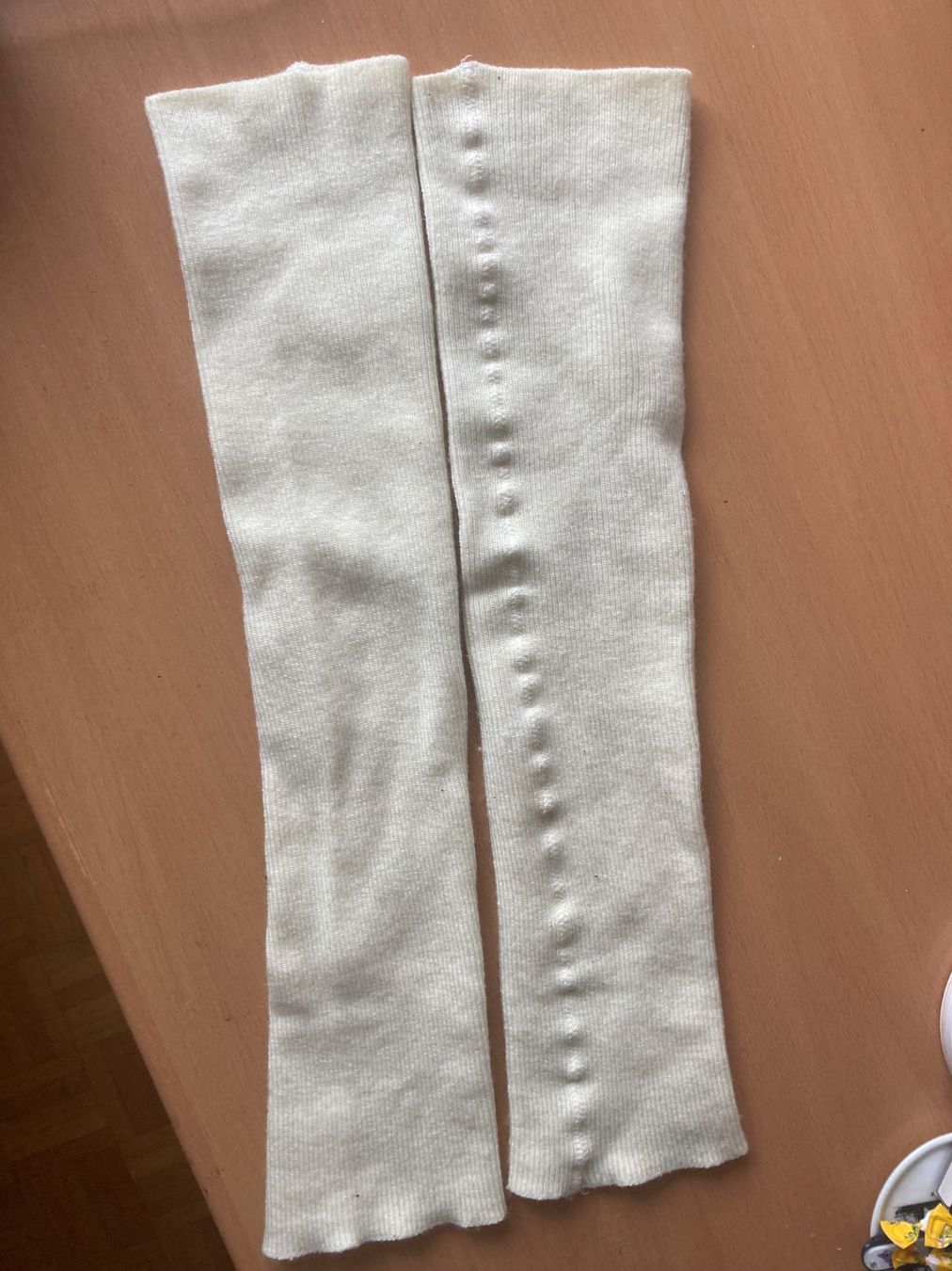 Socken: Beinstulpen Legwarmers gelb butteryellow – Gebraucht aus Wädenswil von Minou_ql76