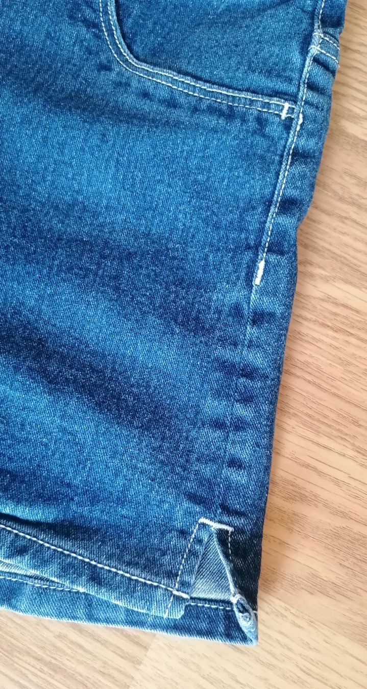 Pantaloni: Short, short en jean, pantalon – Usato da Montcherand venduto da petiteoune75 2