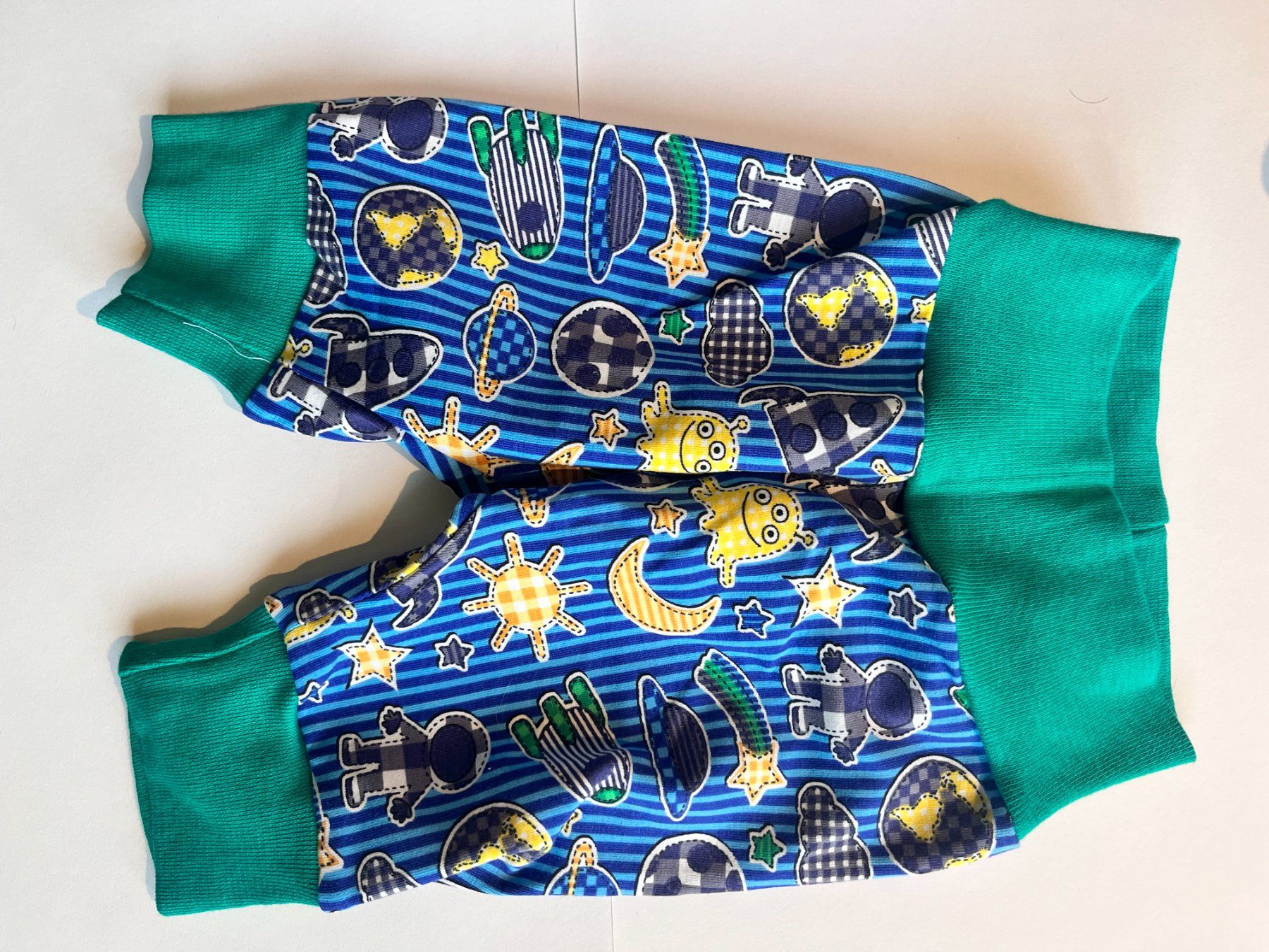 Pantaloni: 1 Kinderhose selbst genäht – Nuovo (secondo la descrizione) da Büsserach venduto da bor_s88m