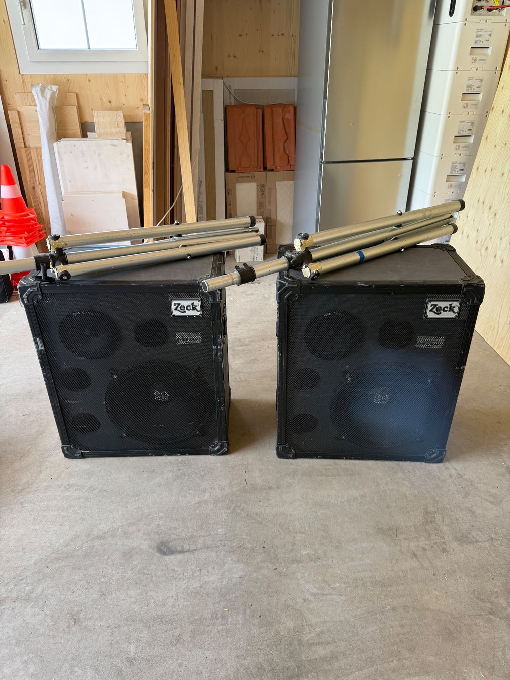 Zeck Audio Haut-parleurs: 2 Zeck PA Boxen 3Weg – D'occasion à Trogen par EmilieL41