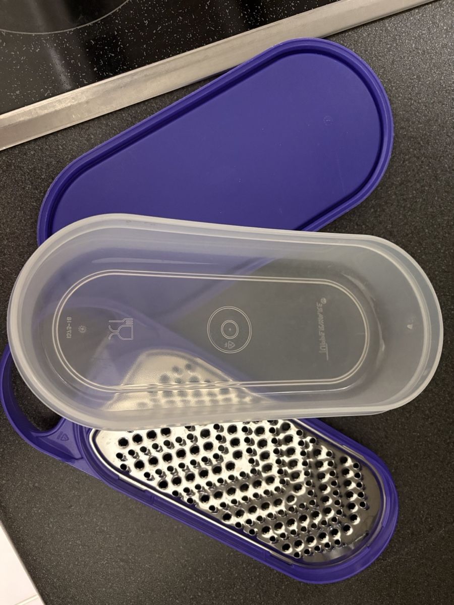 Cuisines complètes: Tupperware, Grattugia con contenitore e coperchio  – D'occasion à Novazzano par jen_hx8j
