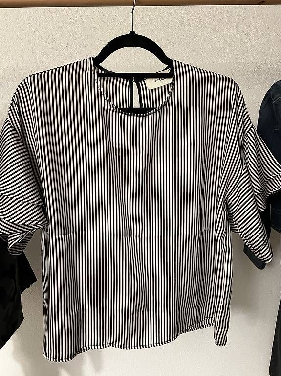 Top: Casacca a righe – Nuovo (secondo la descrizione) da Luzern venduto da mic_99vf 1