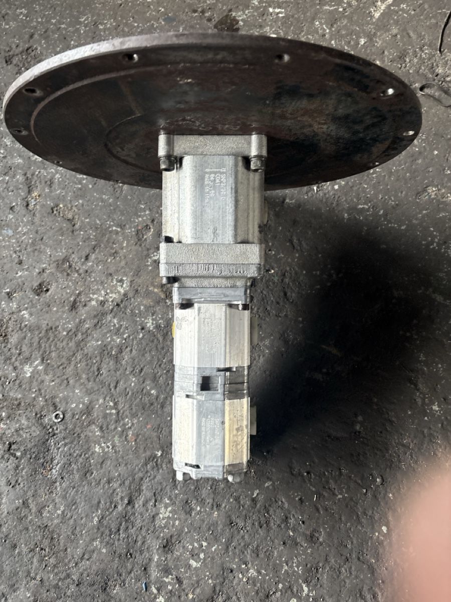Pompes et pièces: Hydraulikpumpe – D'occasion à Hendschiken par unita2000